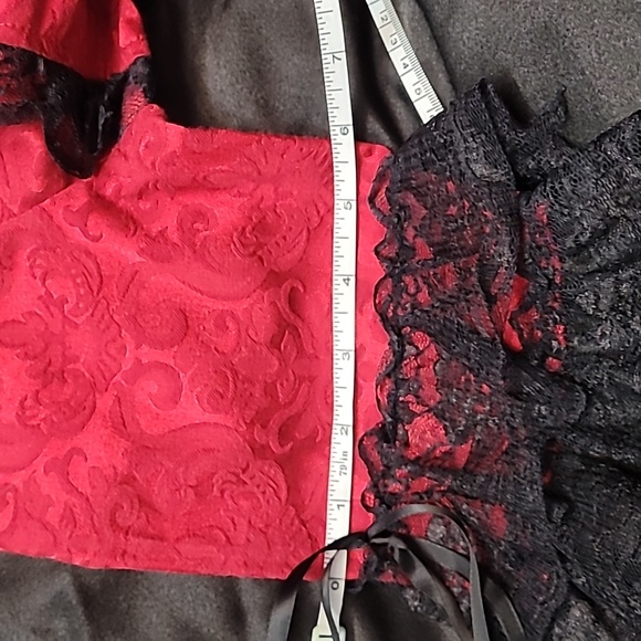 Lipservice gown - Picture 7 of 14